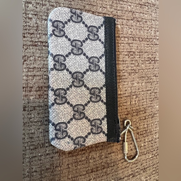 AUTHENTIC GUCCI KEY CHAIN HOLDER BAG - Picture 1 of 3